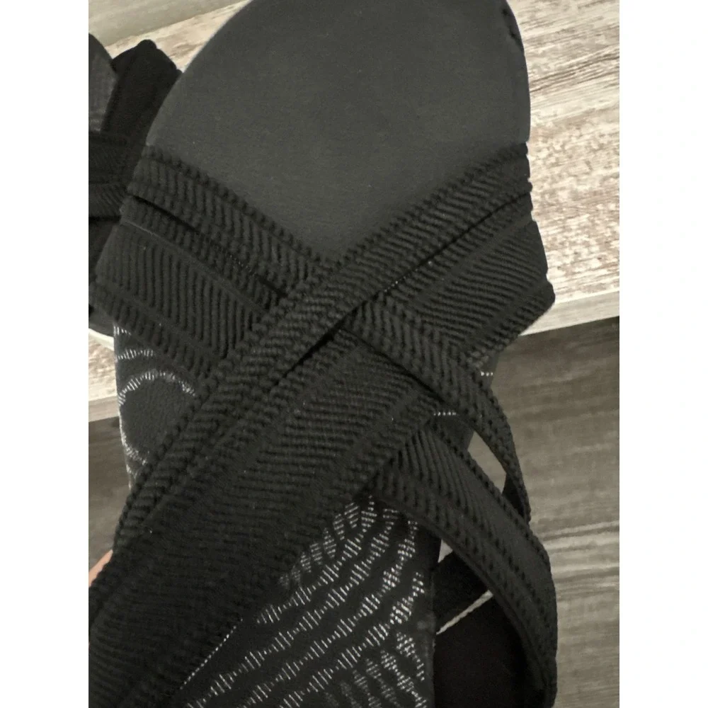 Clarks Cloudsteppers Arla Glison Black Fabric Crisscross Slide Sandals Womens